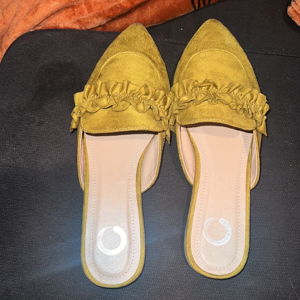 Women’s Journee flat mules, dressy shoes , size 8, excellent condition - Picture 6 of 12
